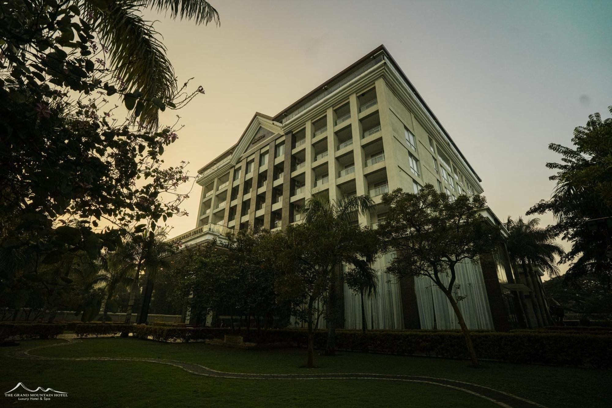 The Grand Mountain Hotel Matale Exterior photo