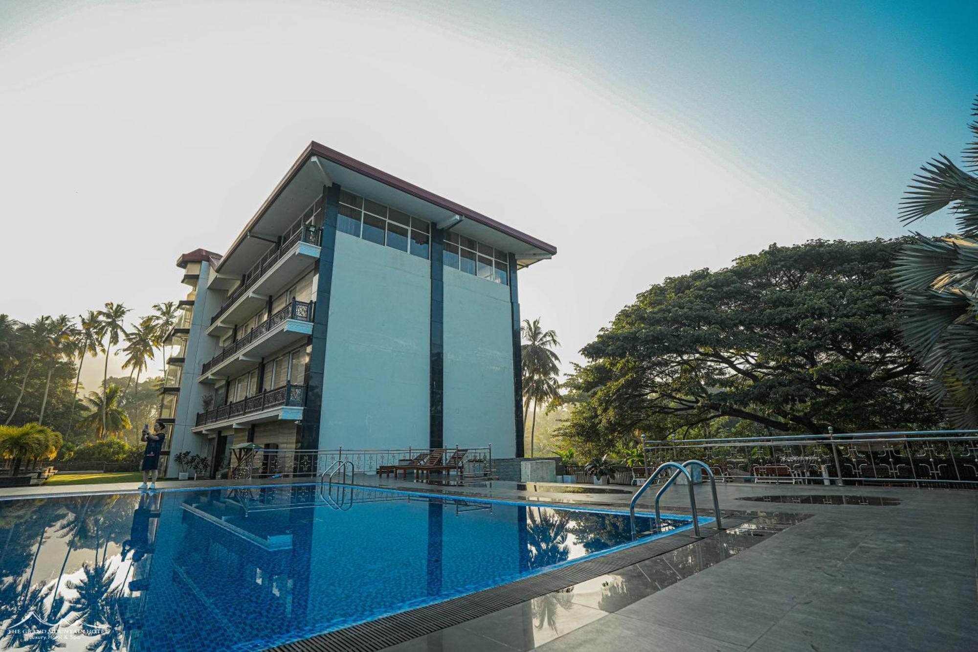 The Grand Mountain Hotel Matale Exterior photo